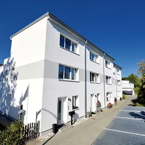 Urbaner Lifestyle Im Klimaneutralen Effizienzhaus Apartment